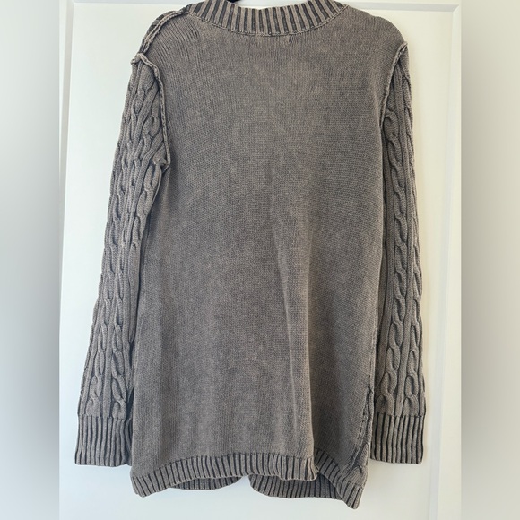 Buckle “grandpa” cardigan - Picture 2 of 2